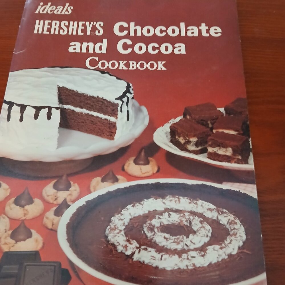 Vintage Hershey's Chocolate and Cocoa Cookbook  Softcover GUC
